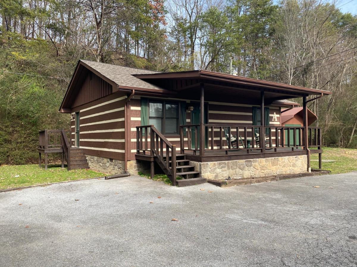 Villa On Dolly Time 1 Mile From Dollywood Pigeon Forge Exterior foto